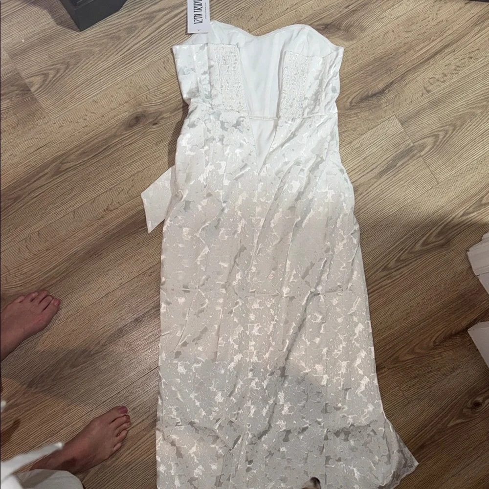12th Tribe White Floral Strapless Dress - Picture 4 of 5